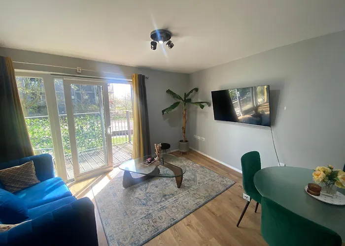 Mcr-2Bed2Bathaptparkinglux Canal